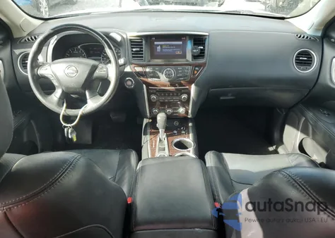 2015 Nissan Pathfinder S z USA, uszkodzony, nr VIN 5N1AR2MMXFC660813